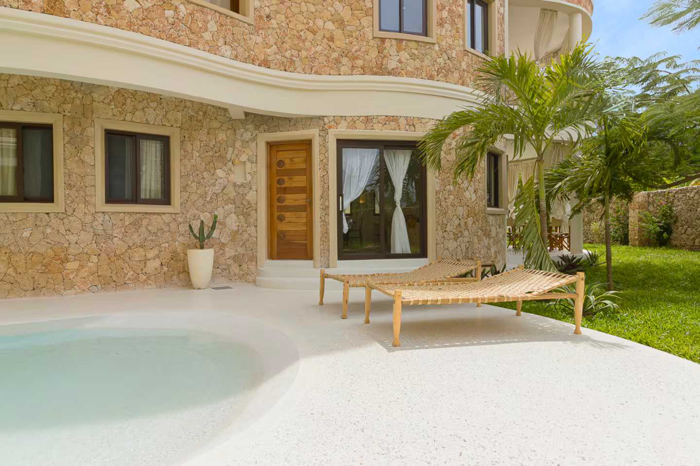 Ingresso dell'appartamento nel residence Ghepard Towers a Watamu